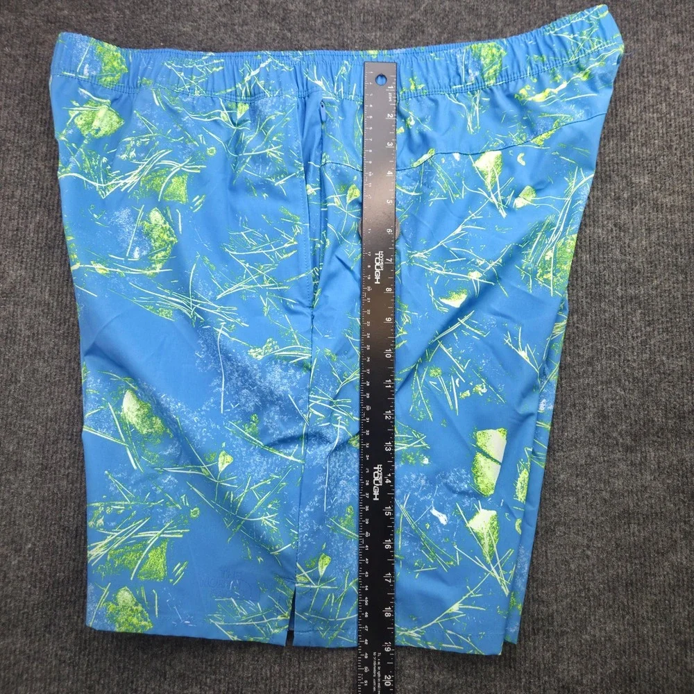 The North Face Mens XXL Blue Green Graphic Athletic Hiking Shorts Polyester